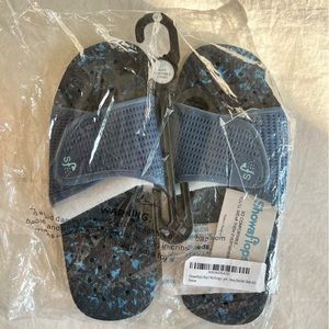 Shower Shoes Kids size 4/5